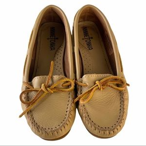 Minnetonka Moccasins size 5